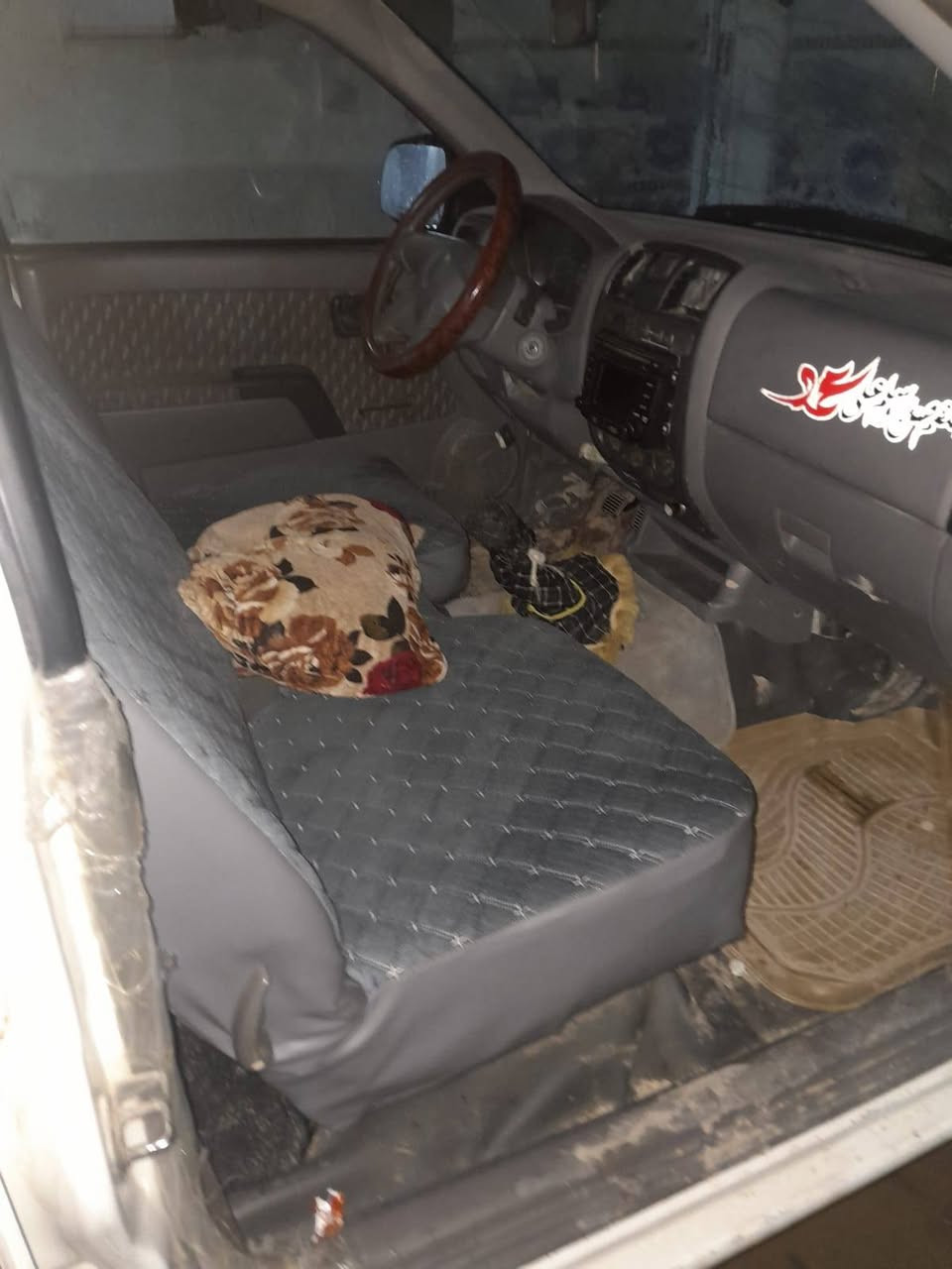 السلام عليكم لوف للبيع او مراوس مال مزاد تسجل انبار موديل 2005 كير ومحرك مكفولات دوشمه جديده كهربائيات كلهه شغاله محرك اربعه سلندر واسويلك وكاله سياره بلاديه اي حادث مابيهه او خويس  سياره معمره جديد جاهزه ماتخلي لوربع مكانهه الانبار عامريه السعر 50 وبيهه مجال الصمود واسف عل الاطاله رقم الهاتف /***********
