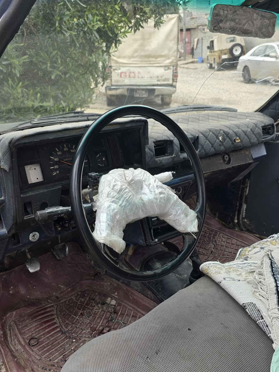 بيكاب مؤديل 85
علووج 
مةكينةي 3واي 
گيروو مةكينة و شانسي بةشةرت 
كارةباي هةمويي مةزبووتة 
سعري 21مةجاليكي كةم 
شوين كةلار 
***********
