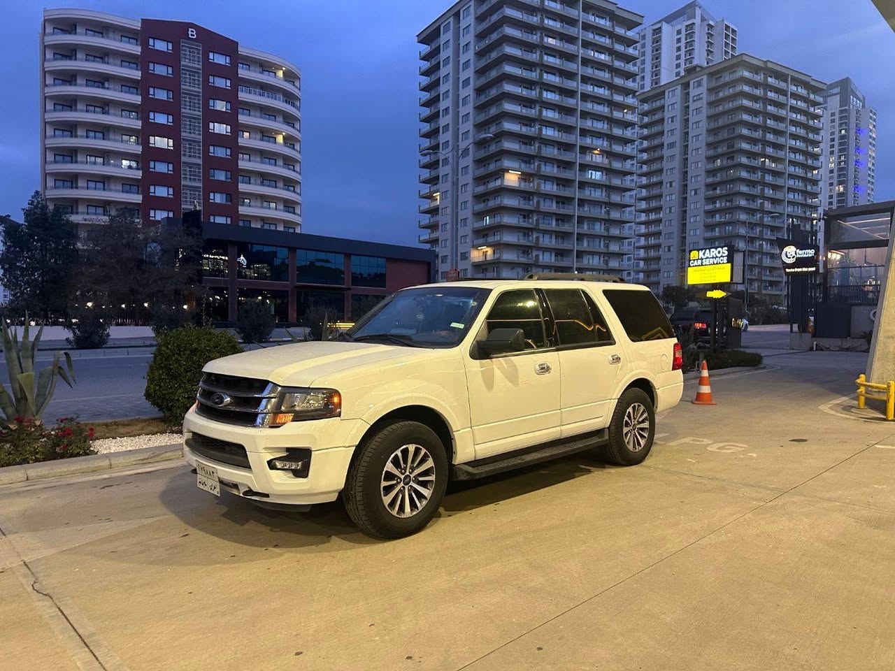 ارخص فورد اكسبدشن بلسوق ما اكو أرخص من هيج سعر السلام عليكم فورد اكسبدشن 2017XLTالسياره بيها بنيد صبغ سونار السياره موضح بلمنشور السياره كلش جديده كير محرك صدر حداديه كلها بشرط السياره فور ويل و المواصفات معروفة مالXLTحجم المحرك 3.5توين توربو مكان السياره السليمانية
السعر 175وبيها مجال
الرقم /***********
