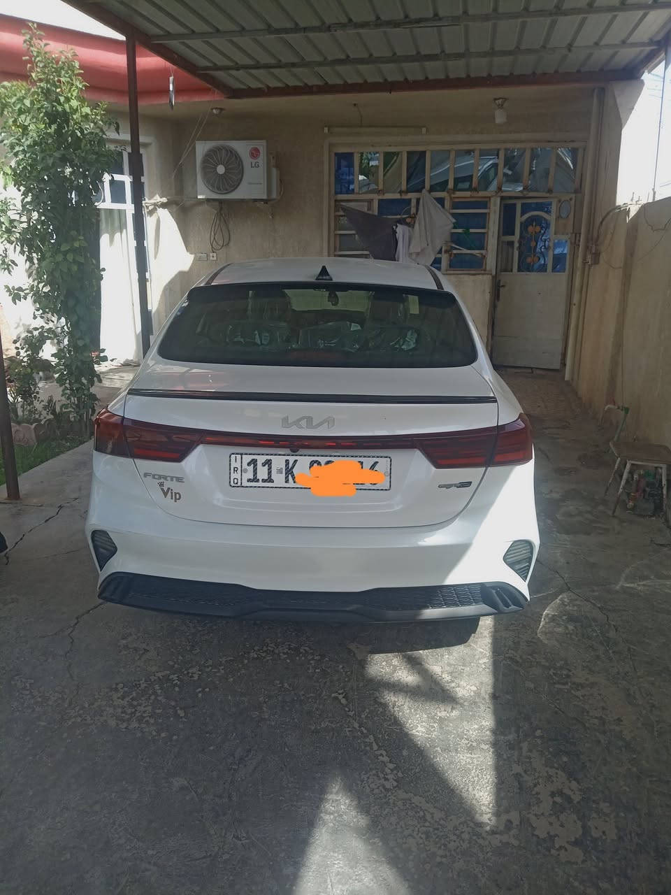 السلام عليكم.
للبيع. كيا فورتي 2023
وارد.. أمريكي   
ماشيه ٤٢
مرقم بغداد  تحويل مباشر بسمي 
محرك 2000دوش 
المواصفات فورل رياضي ماعده فتحه اخر فئة 
1-ويل كب 
2-شاشه بلاد 
3-كامره خلفية دوارة 
4-رادار 
5-تحديد مسار 
6-مثبت سرعه 
7-وضعيات قياده 
8-توقف ذاتي 
9-تحكم ستيرن 
10-اشاير بلمري 
سياره جديده جداً. جاهزه من كل النواحي. 
السعر150 بيها مجال 
لاستفسار *********** 
مكاني بغداد شرطه الخامسه
