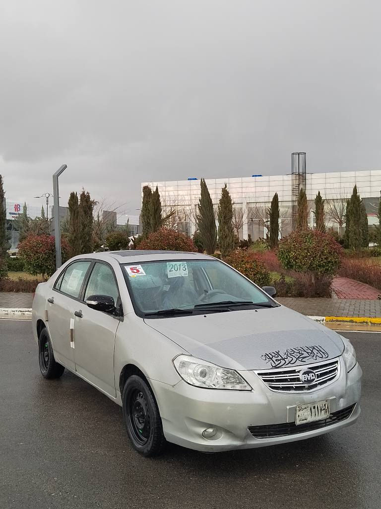 BYD  G3   2013
فول موسفات
گير و مه كينه كرولا 💯
گير ئوتوماتيك
سلايت
كوشن جلد
چوار جام كاره با
ئاوينه كاره با
لايت عه ده سه 
بلا جكتور
گير و مه كينه به شه رت
سه ياره كه حاسبه ى جنوبى له گه لا يه 
به شه رتى مالى مه ده نى نه بيت
پاره ى كه سى تيا نه بيت
سه ياره كه زور مه زبوته
گه رمى
فلچه
ته جيل
جوارى 
كامل ئيش ئه كات
كاره باى كامل مه زبوته
كه ميك ته قه و ره قه ى هه يه 
ده عموو ليدراوى  قورسى نييه
مووس و براوه ى به شه رته
مالى فه قيره بانزين هه ر ناخوات
 سعر٢٤$ معامهله 
ژم***********
سه ياره كه له سليمانييه
ئه گه ر موشته رى ته له فون بكه 
به نامه معامهله معامهله ناكريت السليمانية, العراق
