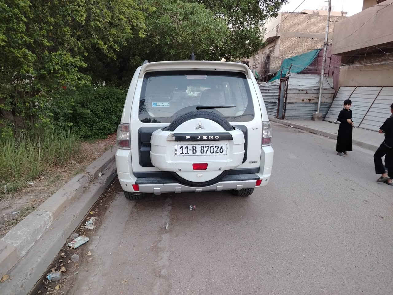 بيع او مراوس حسب القناعة 
باجيرو حبتور ٢٠١٠
مكفولة عام فتحة بالسقف كشنات كهربائية جلد
تبريد ثلاث قطع ثلج حدادية جديدة الرقم
الجديد مشروع وطني السعر ١٤٨ بي مجال
مكاني بغداد هاتف *********** موجود بي واتساب
