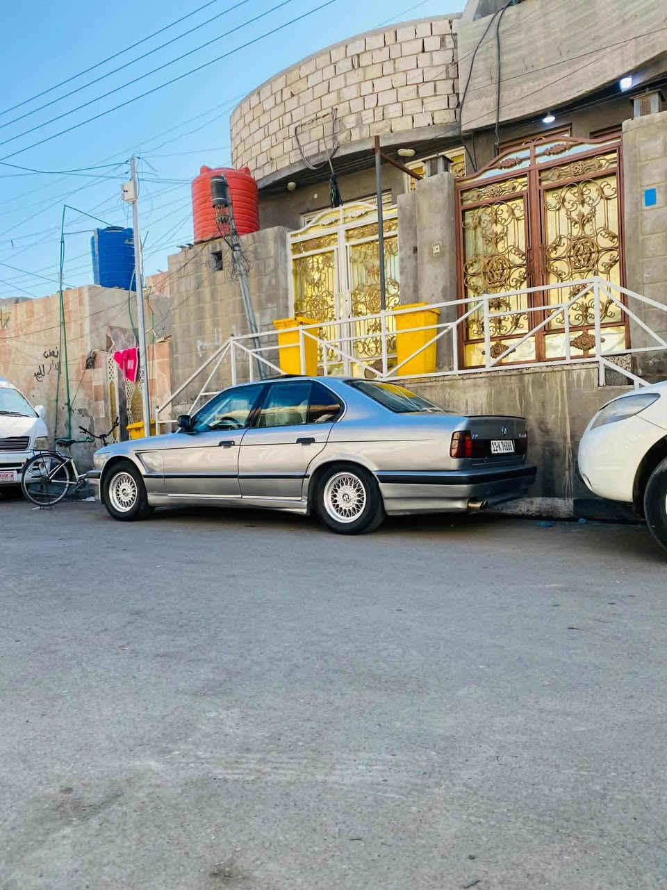 BMW مديل1988 
حجم535 
محرك كير كفاله ترايك شرط200
حداديه حلوه 70 بل ميه
رقم جديد سنويه باسمي 2029
صبغ عام جماليه مكفوله من ضربه قويه سياره شوف العين نصبه تخبل 
بيها كزوز تفصال صوت رياضي كلش حلوو مكان سياره بصره ام قصر
65 وبيها مجال
تواصل ستفسار *********** وتساب او تصال
