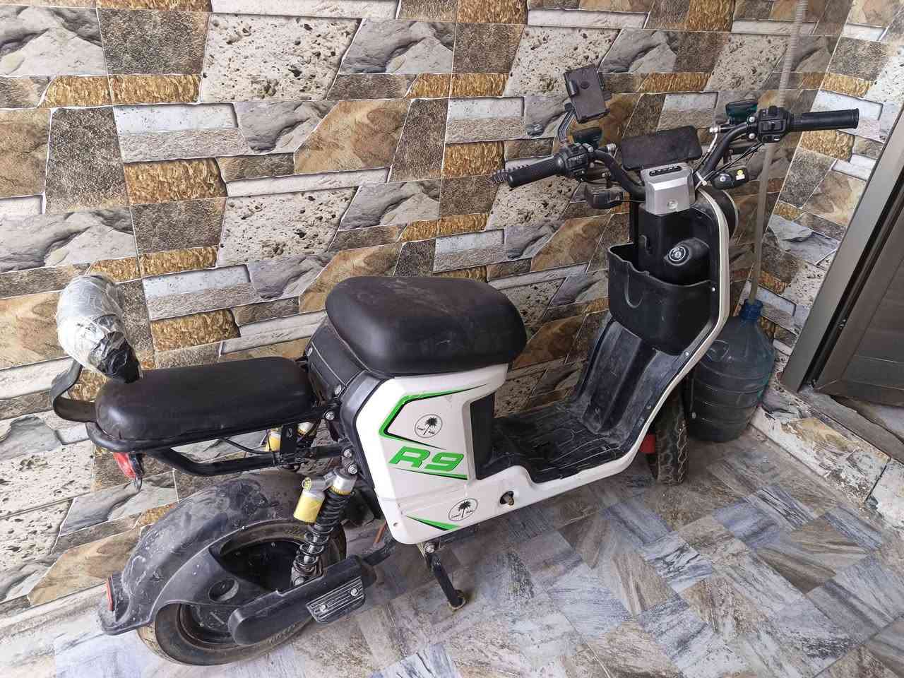 السلام عليكم دراجه شحن عاوزها بس بطاريات فقط سعر 300 وبيها مجال***********

