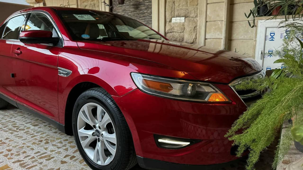 فورد تورس 2011 فول بدون سلايد
تحكمات ستيرن  جهتين .
شفتات ستيرن.
شاشة كبيره sncy 
شاشات اعطال
حساسات خلفية بلادي.
كشنات جلد بلادي.
داخل عسلي.
اشارات ترحيب.
لد أمامي بالدعامية.
لايتات زينون.
تبريد قطعتين.
ابواب سكيورتي.
كشن كهرباء 
نظام مانع انغلاق
نظام مانع انزلاق
نظام صوتي دمام.
 ويل كب فورد بلادي حجم 19.
طخم تايرات وباتري جديد.
مكينة 3500 جديدة .
سياقة وعزل 100%
السيارة جديدة وبلادية 
 بيها بوند كلير رش بدون داخل . السيارة دخولها (كلين)
رقم دهوك انكليزي شرعي بالموصل تحويل مباشر.
السعر النهائي 110 للاستفسار ***********
