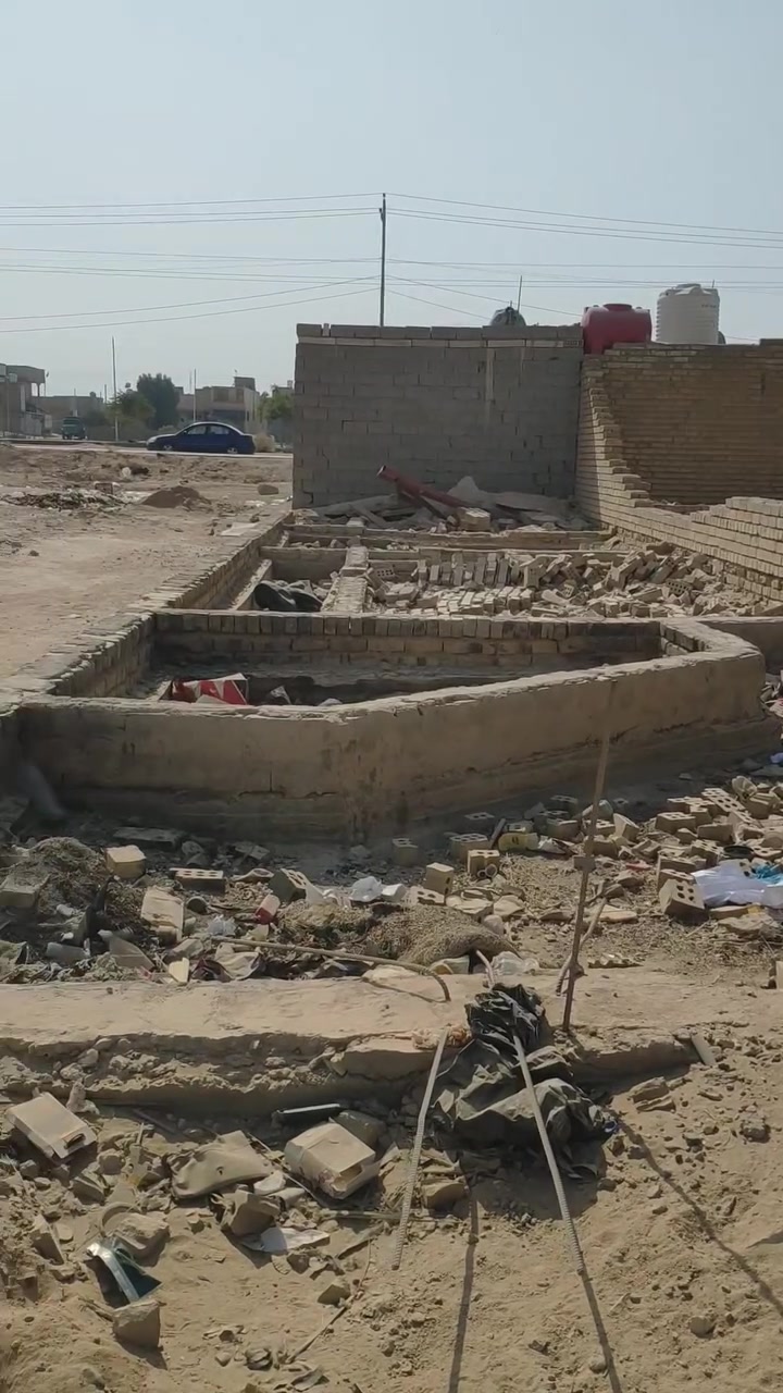 السلام عليكم 
للبيع عرصه 100 متر على ساحه خلف التجاري مباشرة في النجف الاشرف حي النداء (ملحق النداء ) مجاوره لمجمع قنبر السكني مكانها حلو خلف شارع قنبر مباشرة تباع بسعر مناسب 
علق بتم وسيصلك السعر مباشرة على الخاص 
او للاستفسار الاتصال 
***********
***********
باقي الصور بالتعليقات
