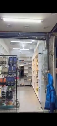 محل للايجار  لعدم التفرغ  بغداد الامين شارع الأرامل قرب فلافل ابو العم...