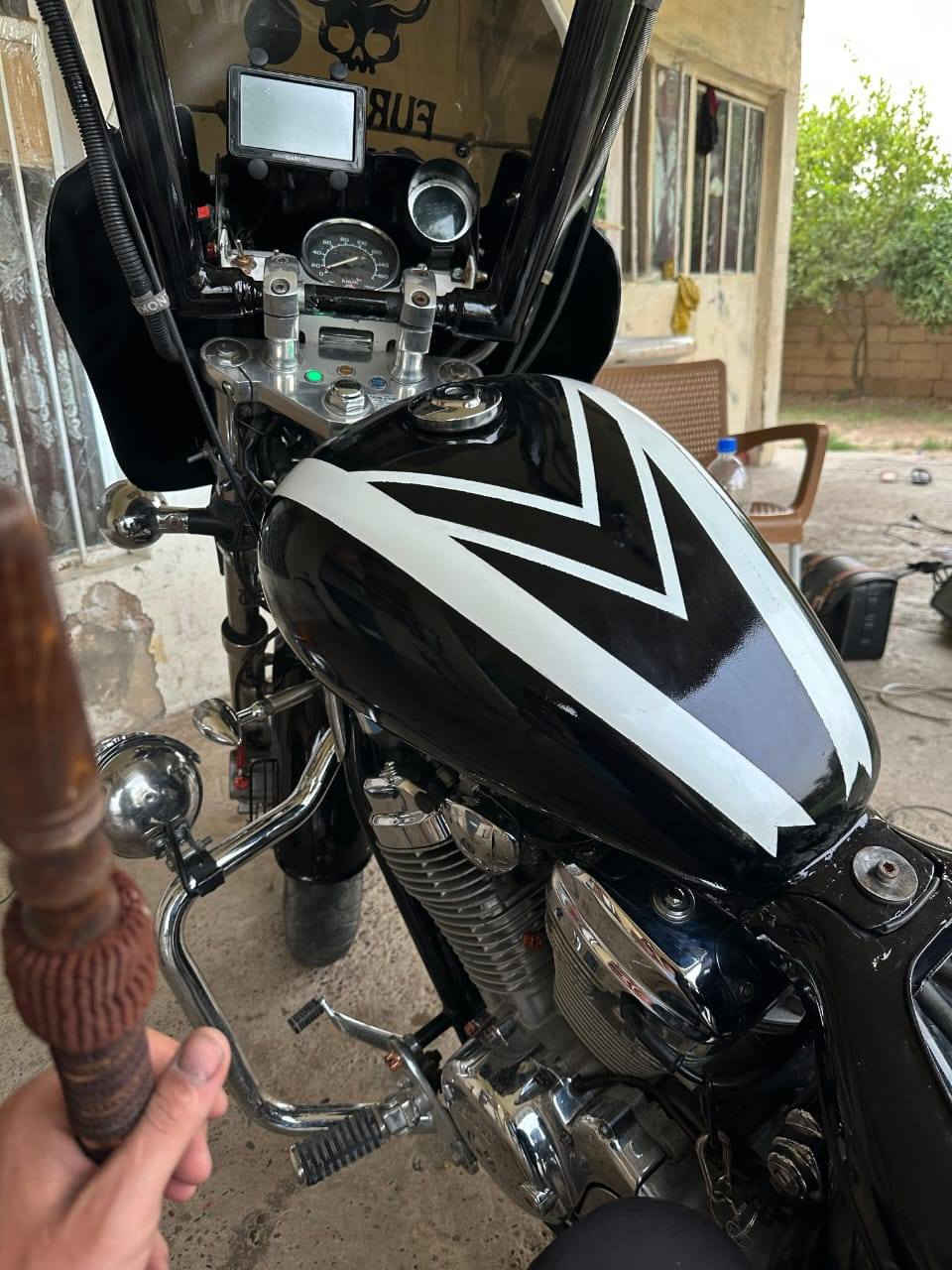 هارلي للبيع كامل مكمل بس شغل وامشي  السعر ١٦ وبيه مجال بسيط
للتواصل ***********
