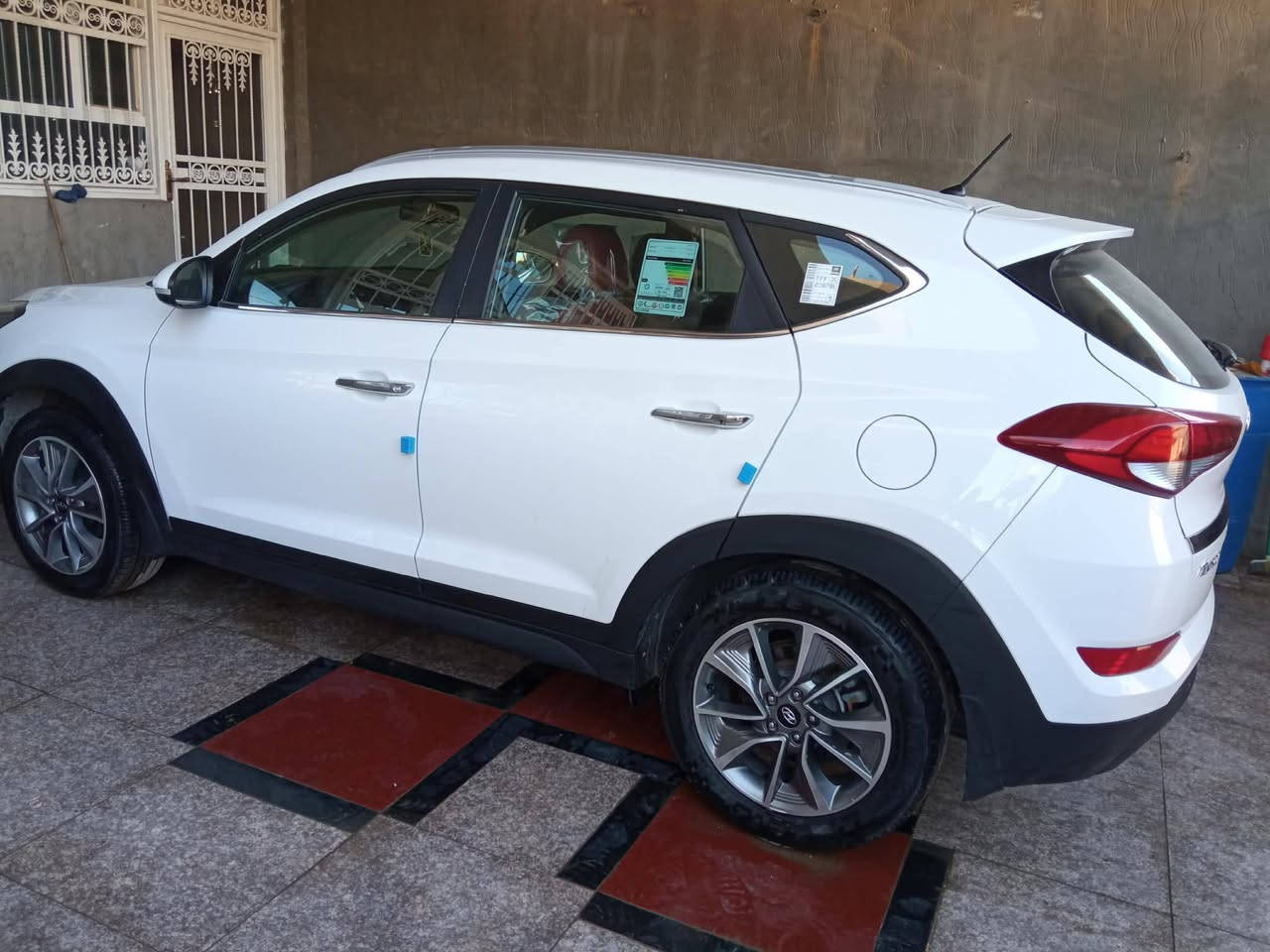 سلام عليكم للبيع توسان 2018 مكفولة كفالة عامة ماشية 88 رقم بغداد بسمي انكليزي مكاني بابل السعر ب186 وبيهة مجال للاستفسار ***********
