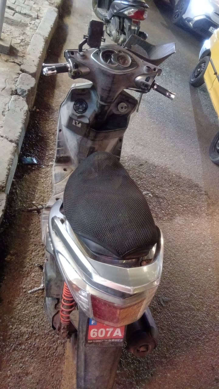 سكنس فحل البيع  مكينه بدل بس كور ما كصه مكينه بدون تنقيص  دراجه خير من الله ماتصرف عليه الو ربع  السعر 600 قفل *********** مكاني الاعضميه سارع عمر
