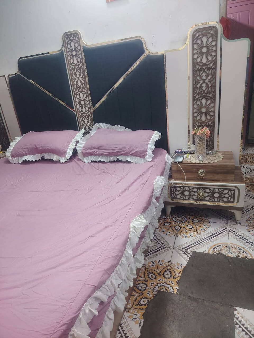 غرفه تركي للبيع ٧ قطع
***********
