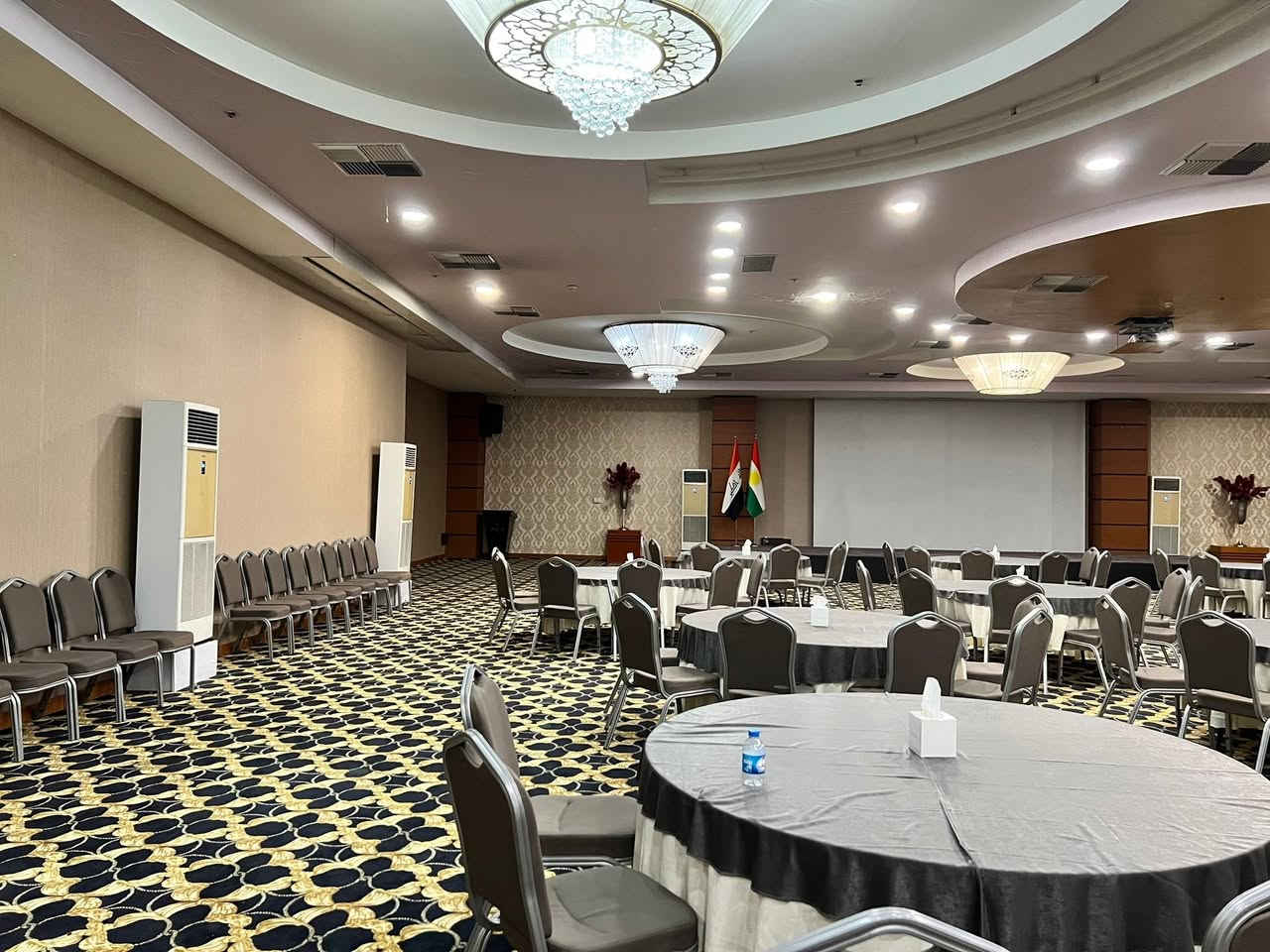 كوردي / عربي 
من أعمالنا 👨‍🔧
صيانة السبالت
في قاعة المؤتمرات في فندق ديدمان  /Hotel Dedman 
لضمان كفائة التبريد ❄️🥶

#مركز_عفرين_للتبريد_والتكييف
#اربيل
_تركيب جميع أنواع السبالت وصيانتها
_صيانة جميع انواع الثلاجات والمجمدات 
_صيانة جميع الغسالات الاتوماتيك
_تركيب وصيانة غرف التبريد والتجميد
 
أحمد :***********
بكر :***********

#اربيل #كردستان

� لە کارەکانمان 👨‍🔧
چاکسازی و پاککردنەوەی سپلیتەکان لە هۆڵی کۆنفرانسەکانی هوتێلی دێدمان (Dedeman Hotel).
بۆ دڵنیابوون لە باشترین کارایی ساردکردنەوە. ❄

#مركز_عفرين_بۆ_ساردكردن_و_سەرماكردن
#هەولێر

_دامەزراندن و چاككردنی هەموو جۆرە سبالتەكان
_چاككردنی هەموو جۆرە سەرمایە و فریزرەكان
_چاككردنی هەموو جۆرە ماشینی جلوبەرەرەكان
_دامەزراندن و چاككردنی ژوورە ساردكردن و سەرماكردن

📞 ئەحمەد: ***********
📞 بكر: 0751028422
