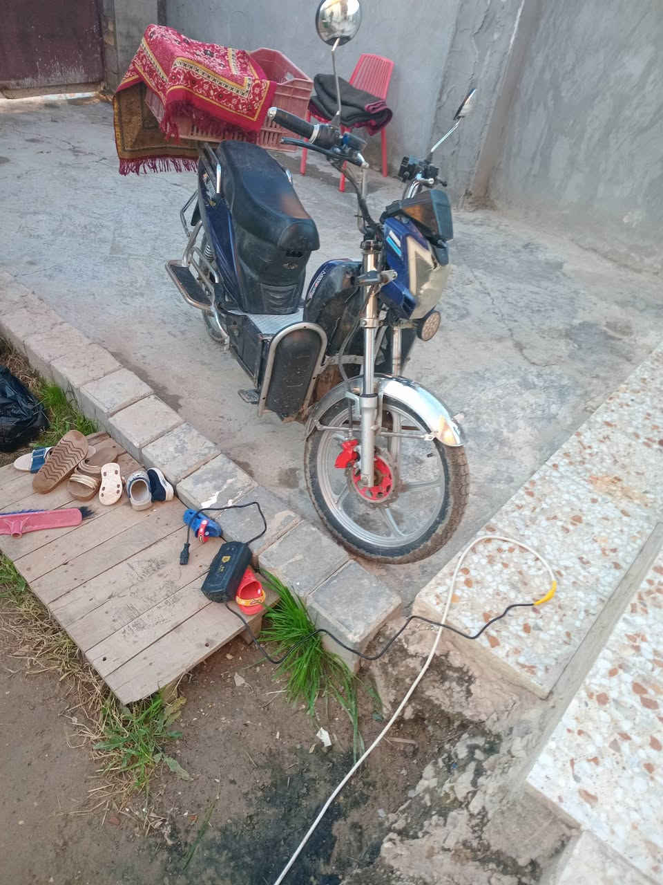 دراجة هارلي للبيع موديل ٢٠٢٣ السعر ٣٥٠ وبيها مجال بطارياتها يقرن ١٠ونص جدد بعدهن *********** 
***********
بغداد ابو غريب
