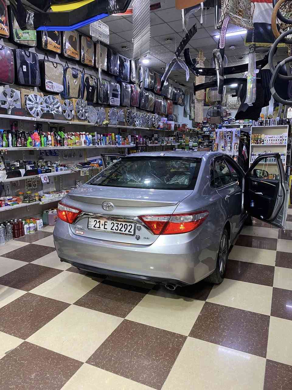 لبيع تيوتا كامري se2016 ضرار بونيد وجاملغ مبدل بلاد نفس لون سيار نضيف باسمي هز جديد سنويه جديد 4تايرات جداد شاد صدر امامي خلفي جديد محرك كير نظيف بيه منظومه زينون Tapro عالي ناصي اناره محيطي داخلي و ترحيب بدوسات +باب سعرها 155وبيه مجال***********
