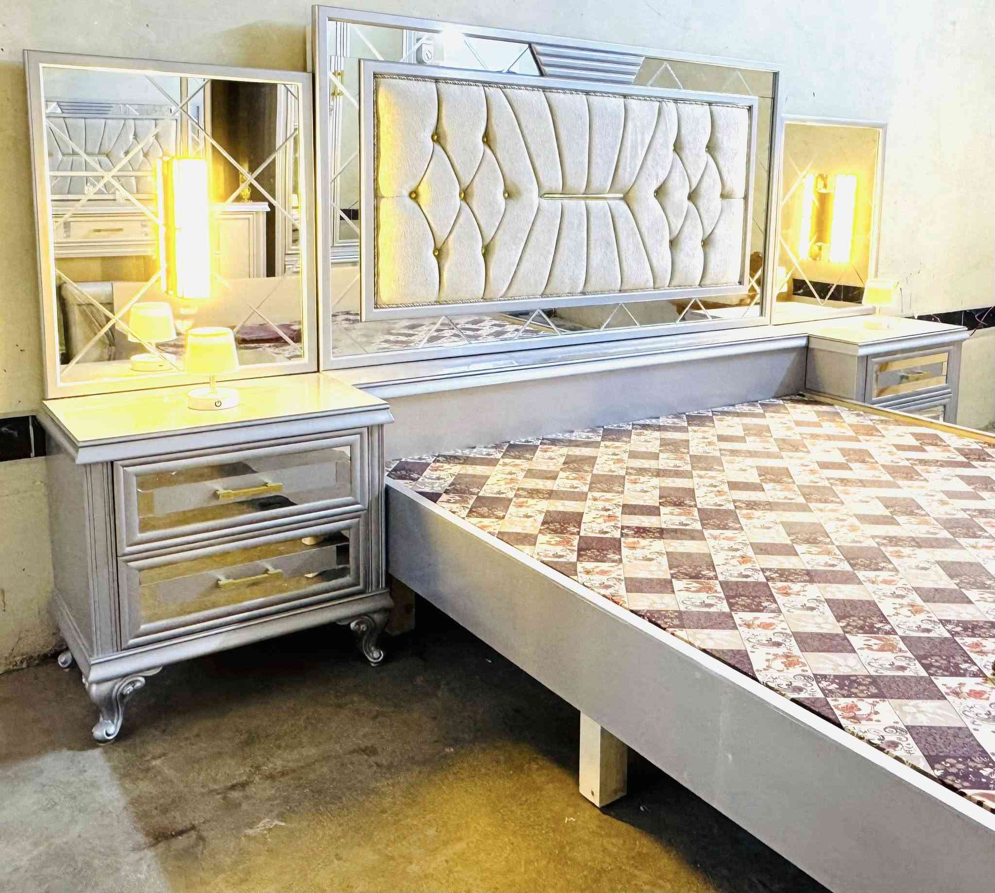 ***********
غرفه نوم جديد فصال تركي 💥شغل عراقي ضمان ١٠سنين حقيقي صبغ حراري ٧ قطع غرفه مرفرعه من ارض خشب 🪵 عراقي فول ارتفاع قنصور مترين عشرين سنتيم طول ثلات امتار عشرين سنتيم العنون حسنكوي جانب دكتور عوني قبلان دخل فرع ركن
