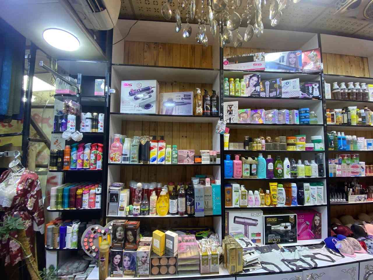 السلام عليكم.
مكلف بالنشر. توجد رفوف عرض نوع ndf اخو الجديد ترهم لاي عرض بالمحلات مشتغلهن قبل سنة كلفن 5 مليون والسعر المطلوب حاليا ( مليونيين ) وبي مجال شوي حگ الجية للتواصل مع صاحبهن علي  ***********  .
اعتذر عن الاجابة مو متواجد فيس
