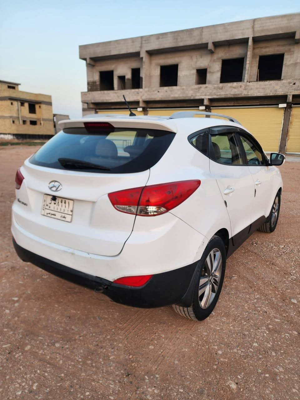 توسان ٢٠١٤ خليجية قطعتين صبغ بدون دواخل السعر 140 وبيها مجال قليل ***********
