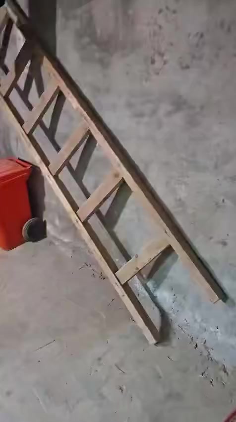 بيت للبيع مساحه ٩٠متر الحر الصغيرة شارع المستوصف سعر ٤٥ ***********
