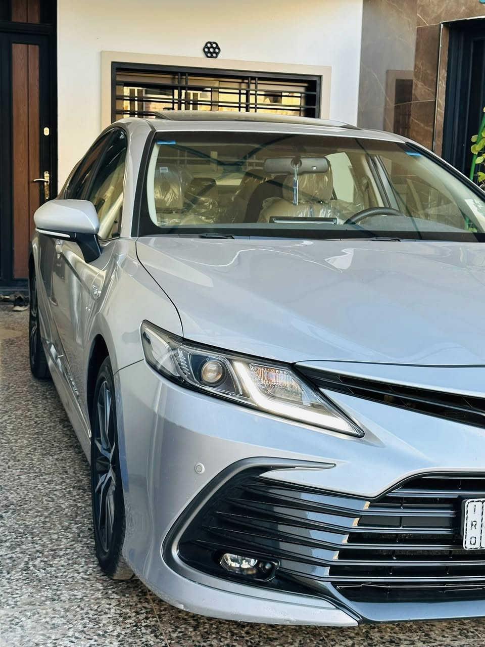 السلام عليكم 
كامري للبيع موديل ٢٠٢٣ خليجيه وكاله عبداللطيف جميل مكفوله من الصبغ فقط بارد شي بسيط 
رقم بغداد باسمي 
السعر ٢٢٧٠٠$ يعني ٢٢٧ ورقه وبيها مجال 
مكان السياره بغداد / حي الاعلام 
للاستفسار ***********
