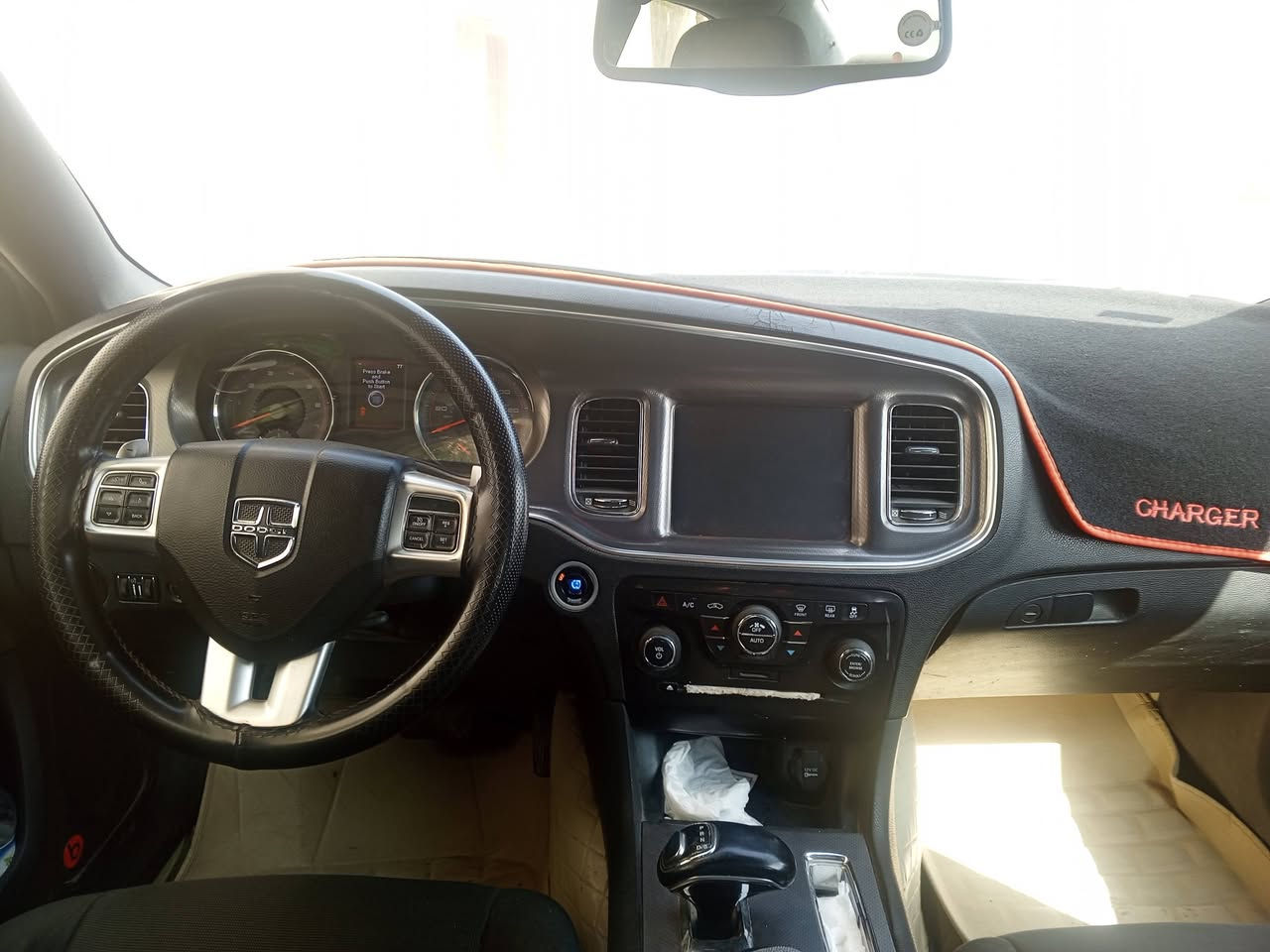 جارجر 2012فول مواصفات جاملخ الايمن فقط بدون دواخل رقم الهاتف ***********
