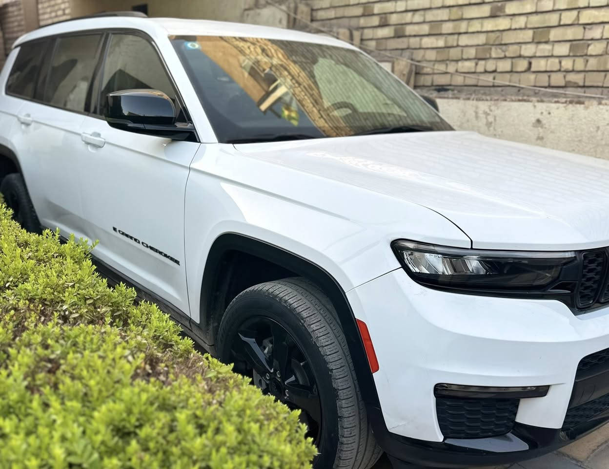 جيب گراند شيروكي لمتد بلاك ادشن فوول عدا الفتحة. VIP 2022  7 راكب سيارة استخدام عائلي اني المالك والمستورد حادث بسيط شوية الباب خلف الراكب الرقم بغداد والعنوان بغداد السيارة بلاد على وضع الوكالة ممبدل بيها برغي واحد لووك السعر 330 وبيها مجال   جيدهاتف وواتساب ***********
