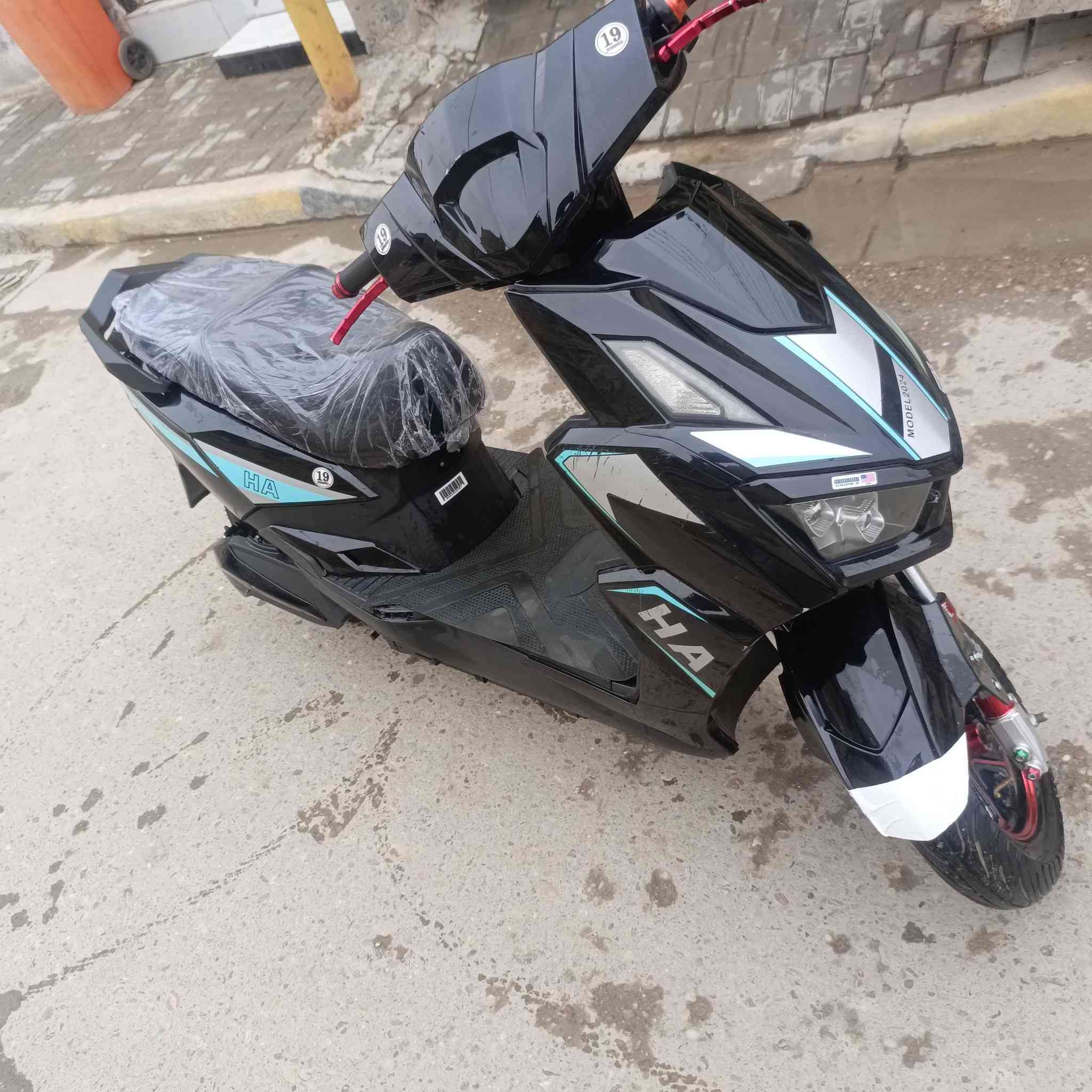 سلام عليكم دراجه شحن كهربائيات كله شغاله 6بطاريات بيه حساس سرقه وياه بصمه  بيهم نضام بك R دراجه جديده الله شاهد تجي تشوف بعينك وتكلب براحتك سعره 720 مكاني زيونه دريم ستي رقمي *********** وشراي بخدمته
