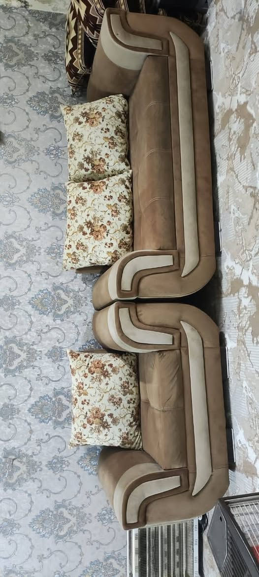 سبع مقاعد تركي العنوان مدينه الصدر. السعر 300وبيه مجال اكو توصيل.. التواصل ع الرقم***********
