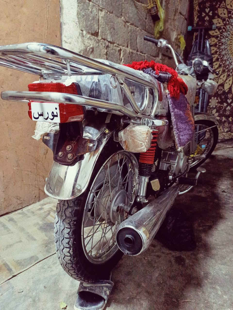 سلام عليكم دراجه نامه موديل 2023 والله دراجه نضيفه دراجه كدام لعين وراق سكنر والسعر خاص تخل ودلل وهذا رقم ***********
