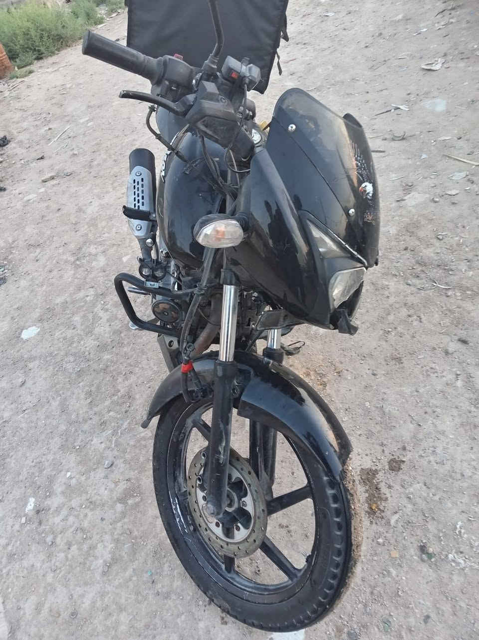 سلام عليكم شباب دراجه بولسر( للبيع او مراوس بوكسر مرقم) محرك 150 نضيفه محرك وكشر بس يراد مازده وجاملغ رقم بغداد سعر 1500 وبيها مجال رقم هاتف ***********
