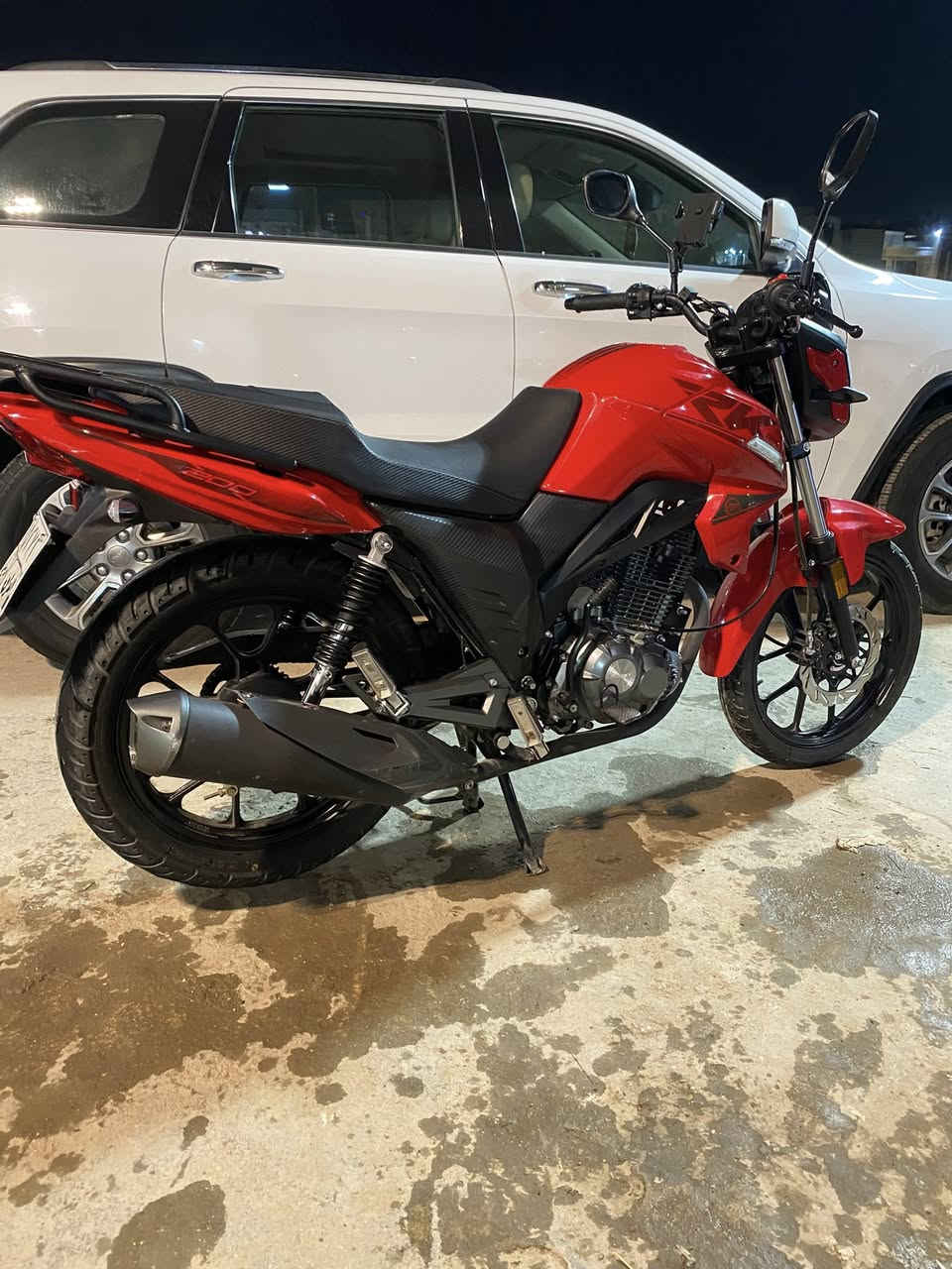 أر كي ٢٠٠ دراجه كفااله نضيفه كلش دراجه بسمي ثاني يوم تحويل عارضهه ب٢٥٠٠ 
رقمي ***********
