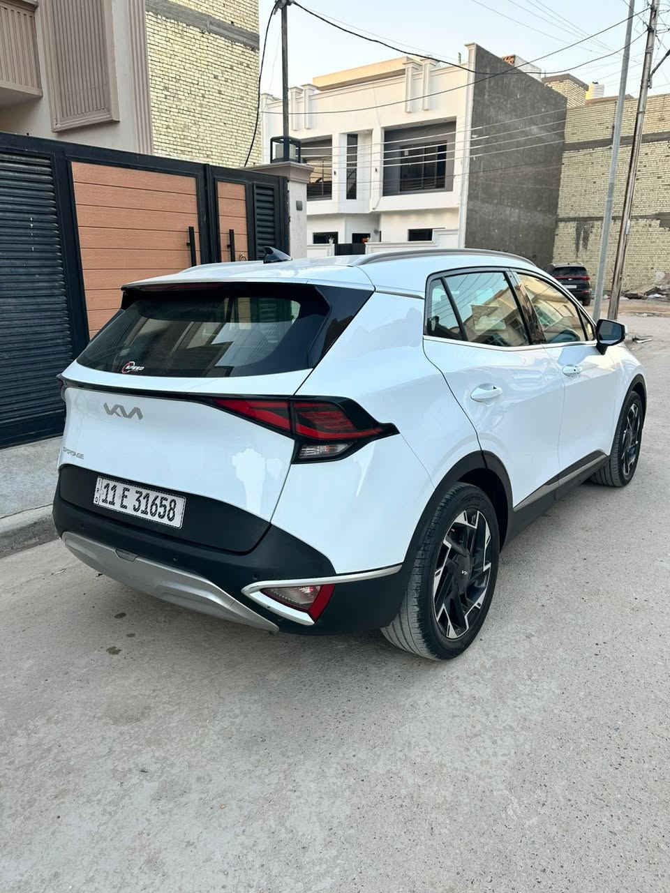 السلام عليكم كيا سبورتج خليجيه موديل 2024 للبيع ماشيه 37 السياره جديده بدون اي نقص بيه جاملغ صبغ امامي وبيه 4 قطع رصعات داكيهن بارد بسيط مكانه بغداد 
مواصفات
شاشه كاميرا دواره 
كشنات كهرباء + تدفئه 
سايد ابريك بصمه 
مري شفط 
تحكم فول 
بصمه تشغيل + بصمه ابواب 
مكانه بغداد 
السعر 190$
***********
