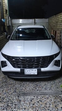 سياره توسان 2023 ماشيه 50 الف بيه فقط باب الخلفي وجاملغ موجودات بل صور...