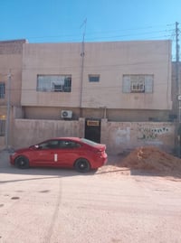 دار للبيع مساحة 200 متر  الوجه10م والنزال20 م البيت بناء قديم الثمانين...