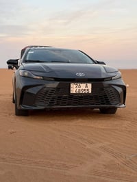 كامري هايبرد • ٢٠٢٥ • رقم صلاح الدين