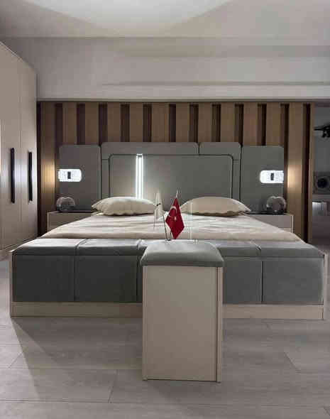 غرفه نوم تركي المنشئ
متكون  من 10 قطع 
كنتور مع ملحق أناره
قياس الكنتور 340 
سرير مخزن  واناره
كومدي   عدد 2 أناره 
 ميز تواليت  أناره
 شازلون 
مرايه 
طابورية 
  ظهر بلوك 
برغي وچوي حديد 

تتوفر عدت  موديلات  للتواصل خاص او عبر الواتساب 
***********
