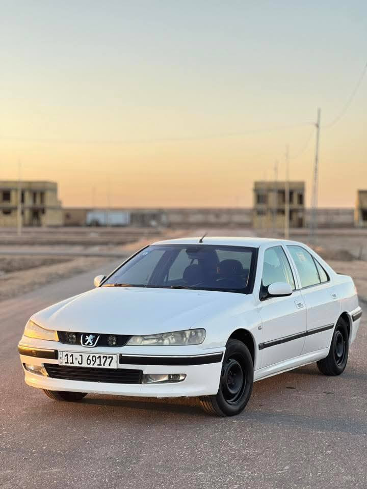 للبيع بيجو فرنسي موديل 2001 رقم جديد بأسمي  السياره كفاله عامه بدون صبغ فقط بيه طخه خفيفه بالجاملغ الخلفي بدون دواخل مسؤل على كلامي السياره مال جناي محرك 2000 جديد كير جديد مكاني حله ورديه خارج سعر السياره 62 السياره جاهزه اي استفسار *********** بالخدمه
