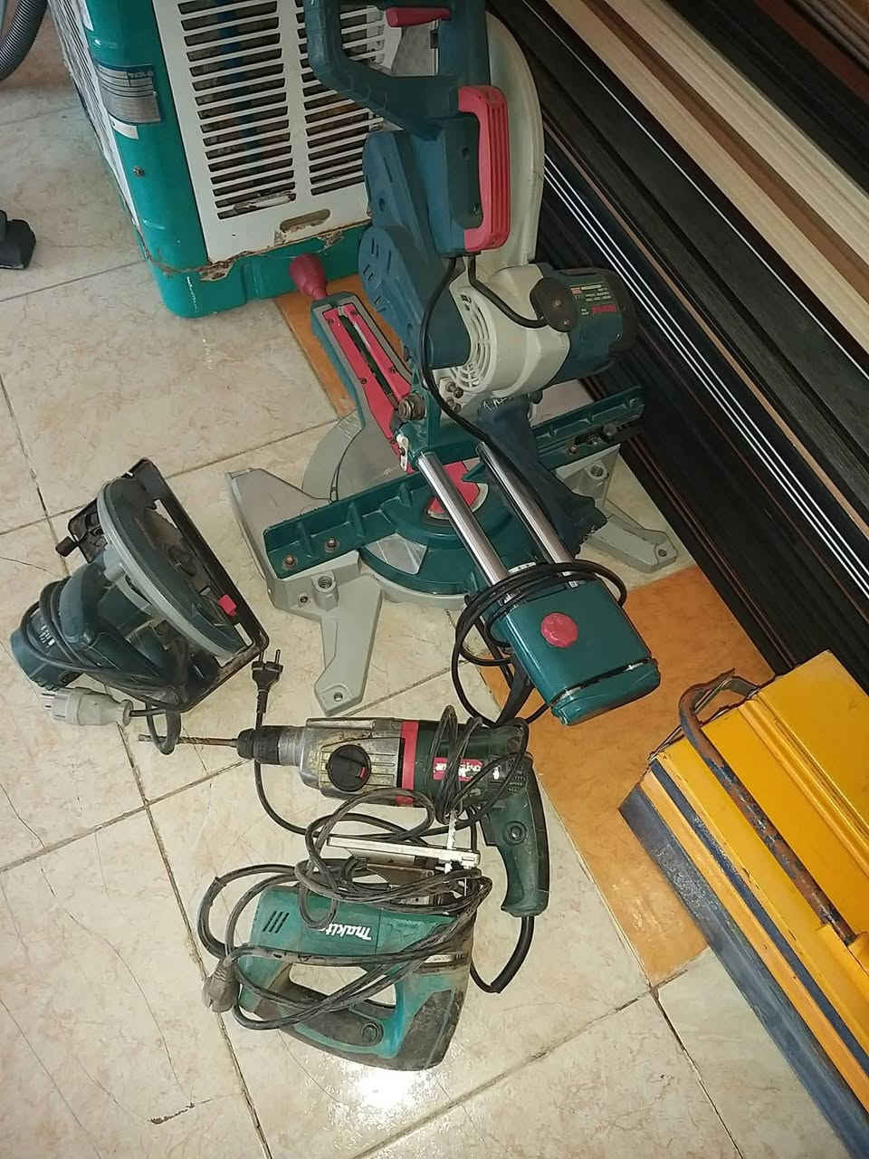 معدات مستعملة لمدة شهر واحد فقط للبيع للتواصل  ***********
