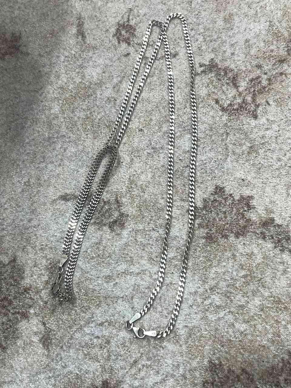 سلام عليكم سيت كامل سوار ايطالي وزنجيل ايطالي اصليات ابيع قطع ثكال مو خفاف سعرهن من الاخير ٧٥ مكاني بغداد فقط على رقم موجود ***********
