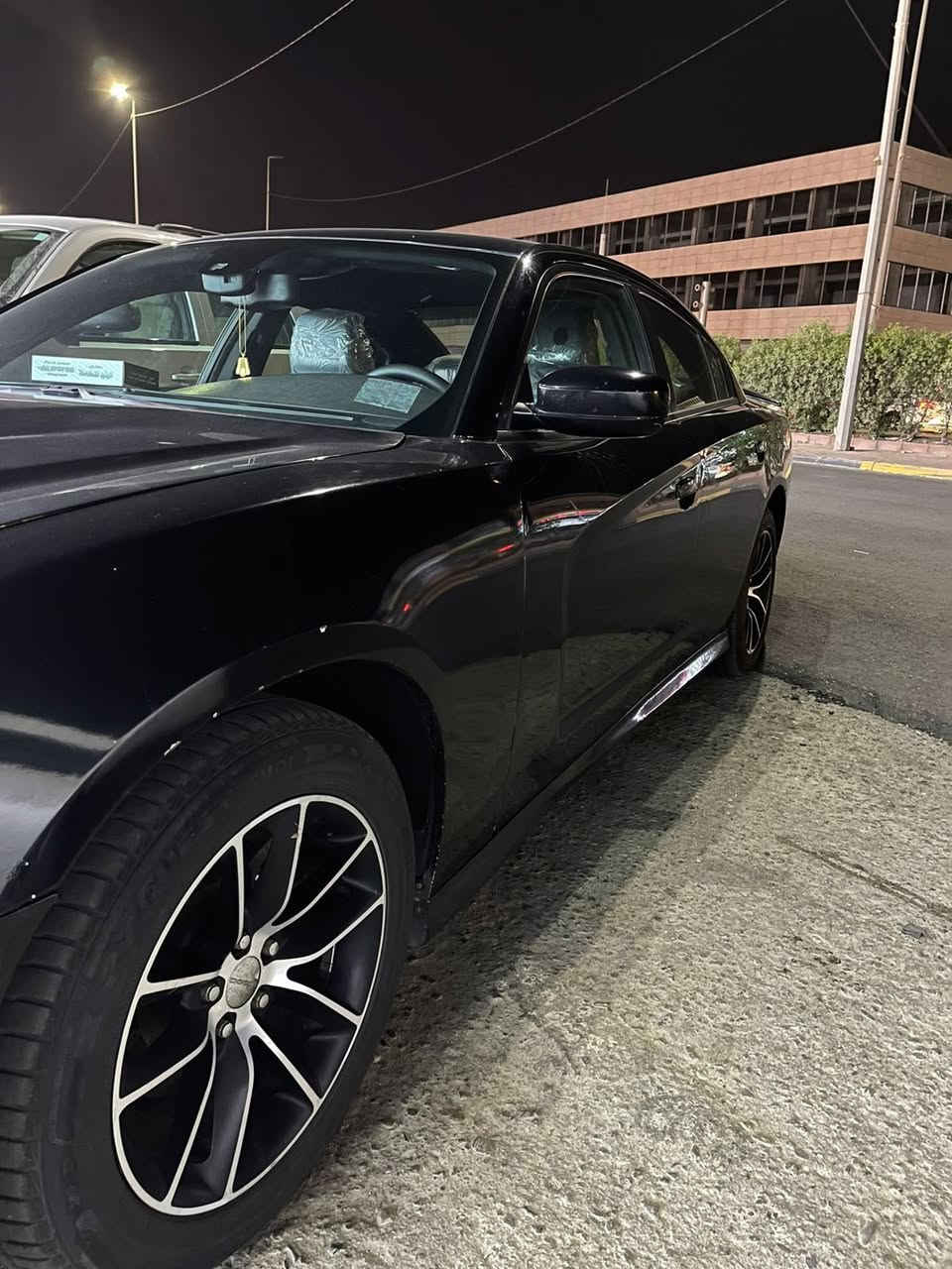 السلام عليكم
جارجر موديل 13 وارد كندي 💸💸
 بدون ايرباگ وموضح بالصور
بالعراق صار بيهة صبغ 3 قطع عكس صفحة السائق نتيجة شخوط بسبب دنگة.
السيارة محدثة SRT بالكامل ( دعاميات وبنيد ولايتات ودوسات ).
السيارة تعتبر فول عدا الفتحة
- نقاط عمياء.
- شاشة كبيرة.
- تدفئة وتبريد گلاصات.
- مرايات تنزل للاسفل عند الرجوع.
- تبريد منفصل.
- تبريد خلفي.
- الكشنات الامامية كهرباء.
- الكشنات تدفئة.
- ذاكرة مقاعد.
- دواسات ( سكليتر وبريك ) كهربائية.
- ستيرن كهرباء.
سعر السيارة 145$ وبيهة مجال بسيط جداً
الجاد يتصل ويتفضل يشوف السيارة
 مكان السياره البصره 0786 125 0386
