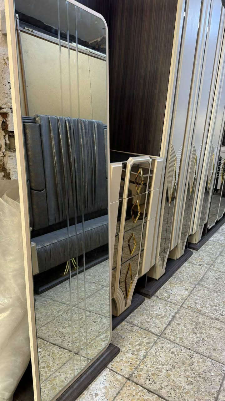 ✨غرفة تركي اصلي لون مميز ✨ صبغ حراري
10 قطع 
 جام اصلي 
نظام سلايت وابواب 
سرير مخزن جك 
 قماش وتر بروف أصلي ✨
نضافه/90/💯
 شد ونقل مجاني داخل بغداد
للحجز والاستفسار اخذ سكرين وتفضل وات ***********
توصيل للمحافظات بأسعار رمزية
