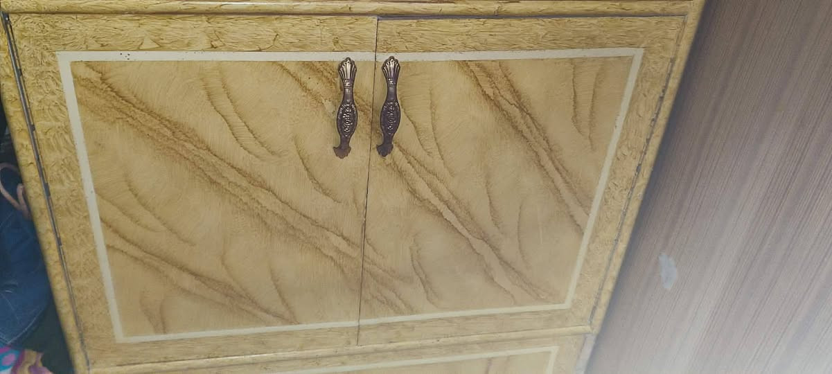 جرباية زواية وميز السعر ٧٥ قفل ماليزي الشراي يتفضل خاص والي عندة غراض يدزهن خاص ابيعة بأسرع وقت


**إذا كنت صاحب هذا الإعلان وتريد حذفه لأي سبب، رجاءا أرسل رسالة إلى الدعم الفني**