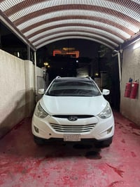 للبيع توسان 2011 وارد خليجي مصبوغة عام للجماليه بيهة ضربه بل جاملغ الخ...