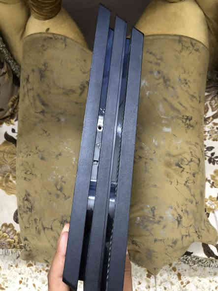 السلام عليكم 
بلي فور برو واحد تيرا مهكر نظام 11 قرص 
بيس 25 او GTA5 بعد بي لعبات يدات2
جهاز كلش نظيف ما مفتوح يشغل 4K 
السعر : 350ألف او بي مجال 
بغداد الخطيب 
الرقم :***********
