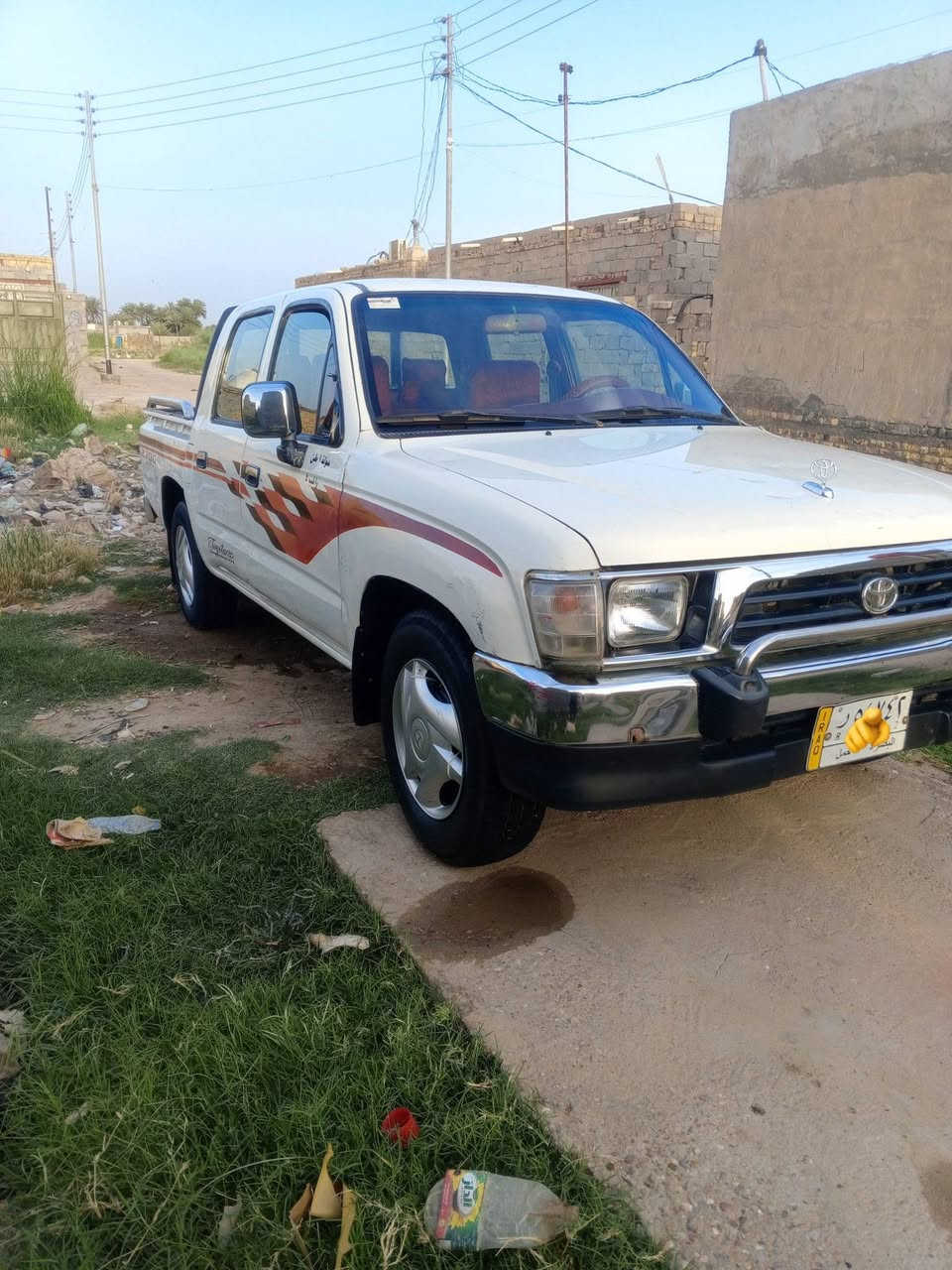 السلام عليكم بيكم جمرة للبيع موديل 1998سياره مكفوله من العيب الشرعي ومن تجيه  ومن الكلبه ومن الاصوليات رقم البصره الماني سنوية بعد ما منتهيه كهربيات كله شغاله تخم تاير جديد داخلة الحمراء دوشمه جديده 
محرك وكير مكفولات  العنوان ذي قار الرفاعي السعر 70وبيها مجال اتصل على الرقم 
الاول ***********
الثاني***********

