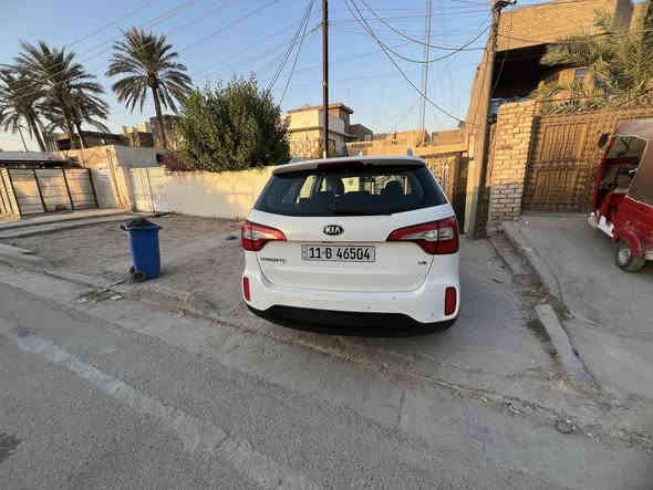 سلام عليكم سيارة البيع سورنتو موديل 20013 
موصفات فول واحدعلى واحد بصمه بنيرومه سبعه ركب تلاثه قطع تبريد مري شفط حساس امامي خالفي
كشن كرباي ترحب بكم كفال من كلشي لا صبغ ولاضربه كير مكفول محرك مكفول سته 6️⃣ سندر ***********
