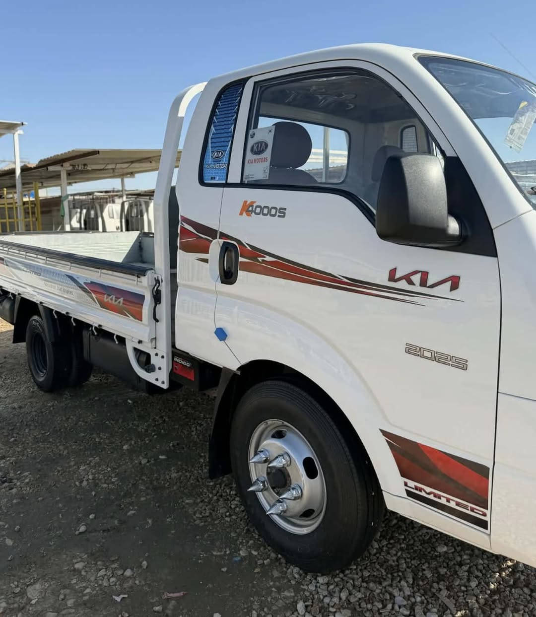 للبيع كيه فحل موديل ٢٠٢٤مكفول كفاله عامه رقم قادسيه سنويه جديده وبسمي تحويل مباشر سياره جاهزه جديد بمعني الكلمه  مكان ديوانيه  سعر ١٩٠ الاتصال ***********
