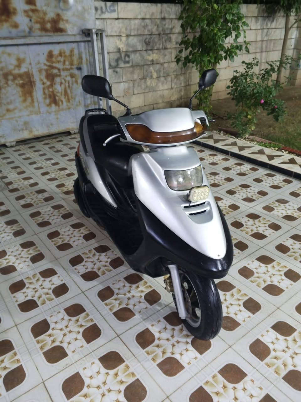 السلام عليكم
دراجة فراشة فضائي سرعه 140 مكفوله كفاله عامه نكرة سلف علمس وهندر دفره وحده باتري جديد كهربائيات شرط كلها مكفوله ما بيها شي ما يشتغل محرك مكفول  مكينه خرسه شلعة معدل فول دشبول طوافة كيج بانزين اشاير لايتات زنون كفرات بلاديه مو تجاريه لايت بكلايت جنطة ابريك خلفي وامامي شغالات دبلات جدد كله مكفول تخم تايرات جدد جنطه جكمجه قبق بانزين قفل ستيرن كله علسويج 
👍فقط نقص قمجي عداد سرعة فقط لا غير كبل للشارع ماتحتاج اي ترتيب هي مرتبة وكامله حتى فراش الجنطه بيها بلادي
💥السعر 325 وبيها مجال للطيبين والشراي يشلع عيوني
والصور تصوير اليوم 
للاتصال علرقم 
*********** 
مكلف بلنشر
