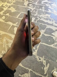 ايفون ١٥ • ٢٥٦ • فيس ايدي واقف