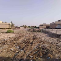 قطعة ارض للبيع المساحه 650متر مربع على شارعين شارع 10 و الثاني 8  المك...