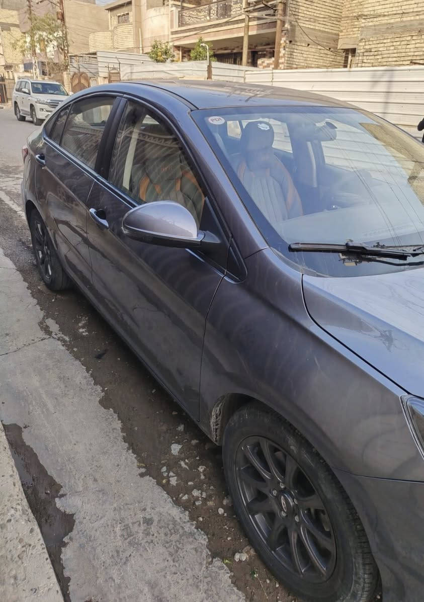 شيري اریزو 5 موديل ٢٠٢٥ للبیع ماشیة ٣٠  الف كيلو  ضمان ٥ سنوات سعر ٩٨ $ ورقة للاتصال ***********  بيه وتساب
